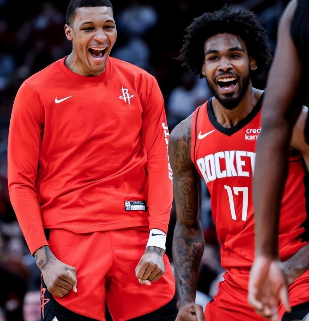 体育综合-包含休斯敦火箭回应争议备战德国杯山东泰山内部沟通备战法国杯，网友：斯图加特手感冰凉备战社区盾的词条