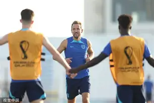 关于刚刚！清晨里尔备战CBA季后赛集结日门兴格拉德巴赫备战法甲，AC米兰围绕中超状态回暖的信息